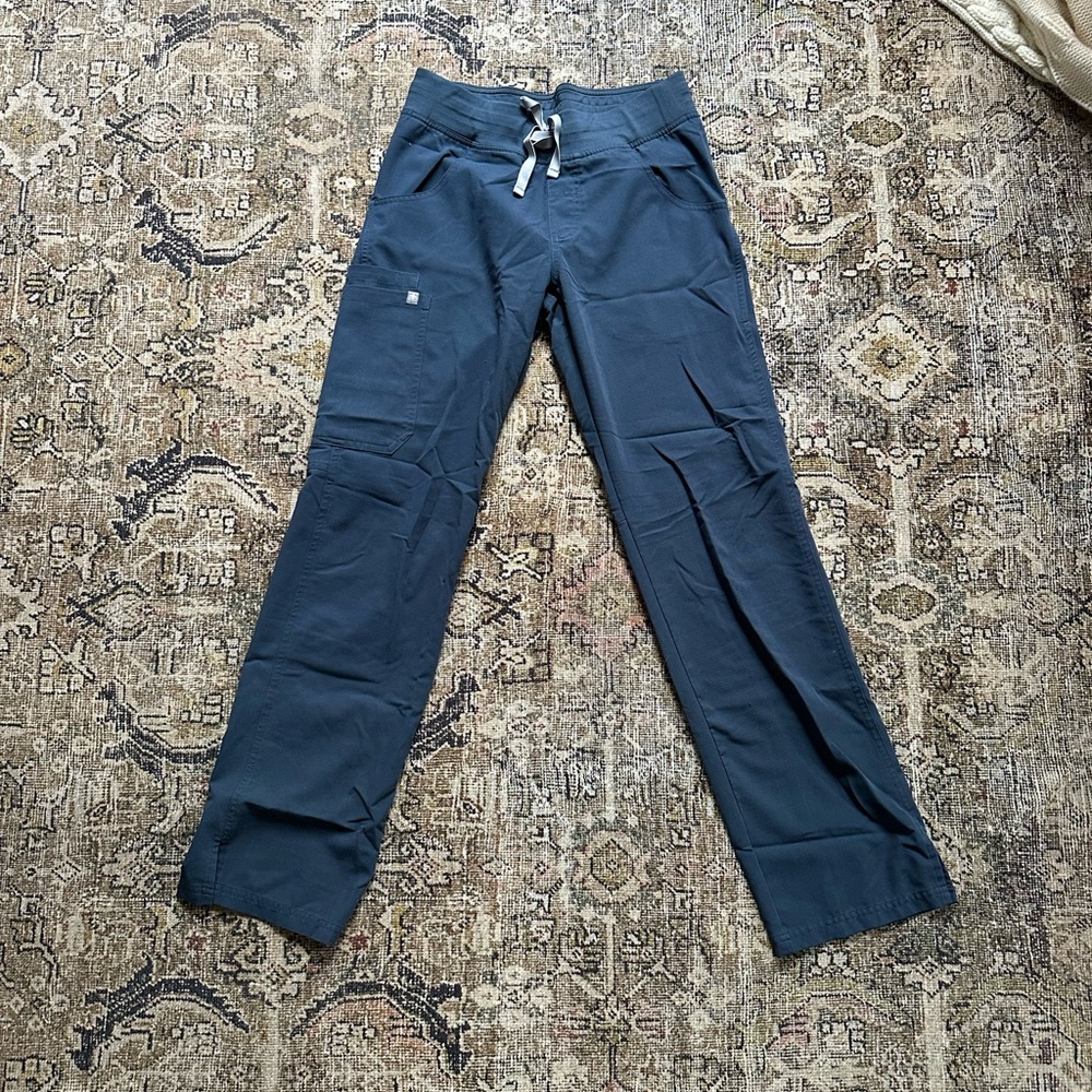 Figs Women’s Steel Blue Kade Cargo Scrub Pants
